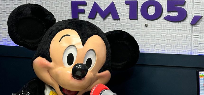 a manhã desta quinta feira (28), o astro mais famoso da Disney, Mickey Mouse, fez uma visita a sede da Nativa FM Manaus e conversou com Pandinha, o Radialista mais fofinho do Brasil.