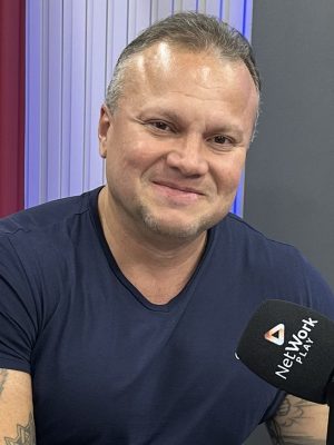 Com uma carreira sólida e marcada pela dedicação à saúde, o Dr. Rafael Jacob Benoliel se destaca como especialista em Ortopedia e Traumatologia